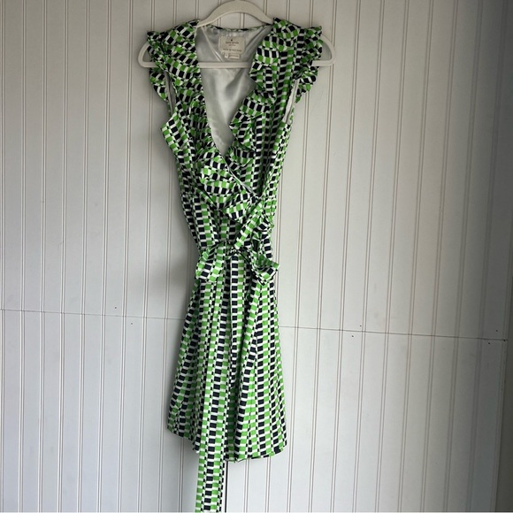 Kate Spade Size 8 Sleeveless Green Geometric Print 100% Silk Aubrey Wrap Dress - Picture 2 of 8